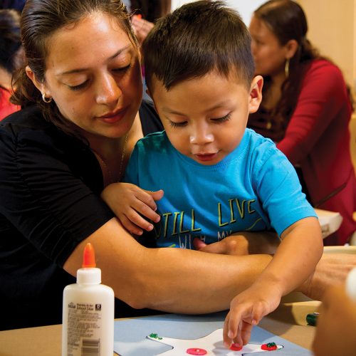 A mother bonds with her child in the Bright Beginnings program. (Credit: Grace Place)